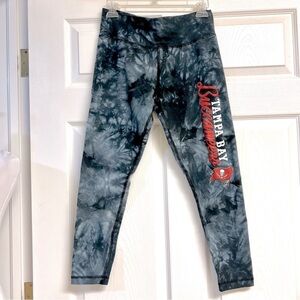 NFL Tampa Bay Buccaneers Concepts Sport Black Burst Tie Dye 7/8 Leggings size L